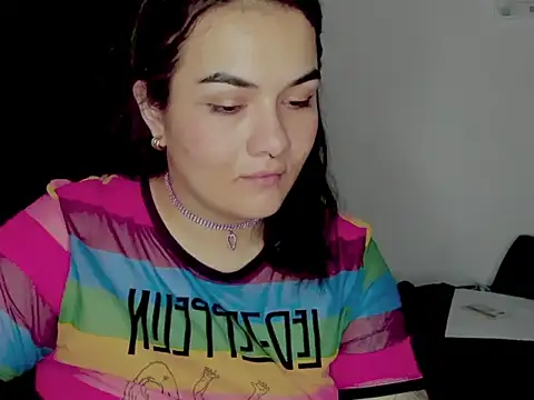 Babe-sofi élő XXX-chatje