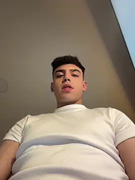 Chat XXX ao vivo de aronnhidden