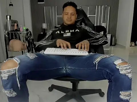แชท XXX สดของ master_leather