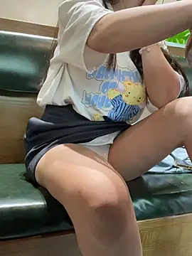 XXX chat uživo modela Aiko----