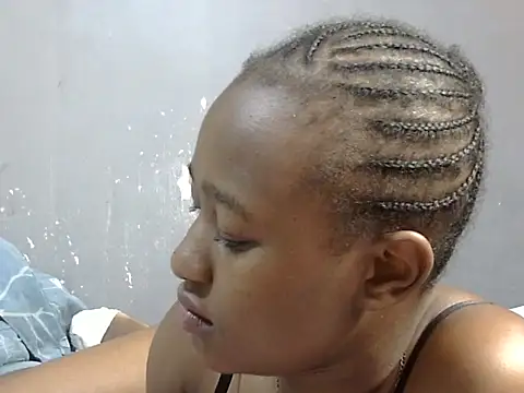 Petite_Ebony10's Live XXX Chat