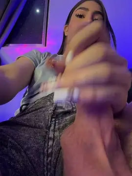 Camistar18 লাইভ XXX চ্যাট