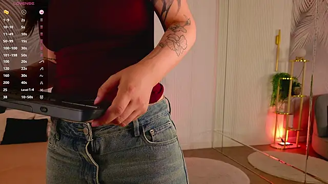Chat +18 de Marie_Diaze ao vivo