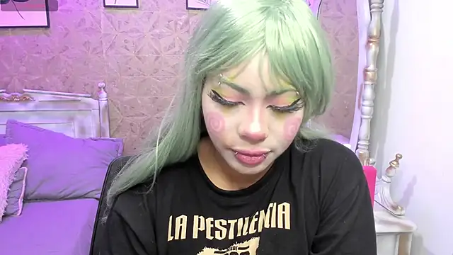 Sofia_clk élő XXX-chatje