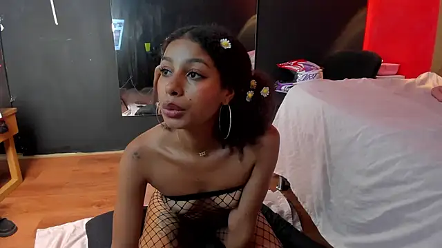 YayaHilton's Live XXX Chat