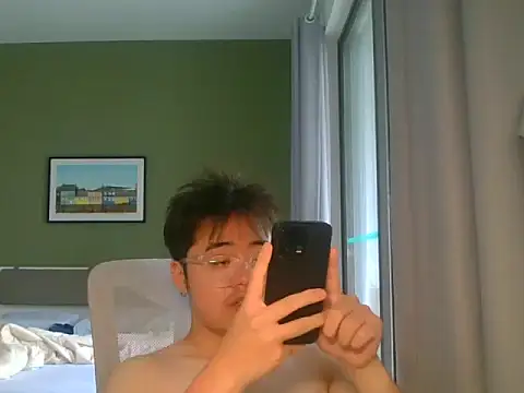Charliez0088 现场XXX聊天