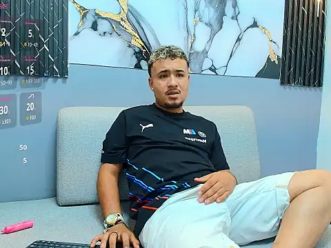 Онлайн  чат XXX MAICOL_TORNER