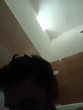 gauravsexy Adlı Modelin Canlı XXX Sohbeti