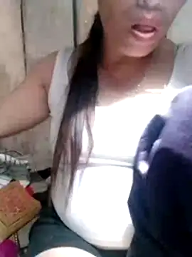XXX chat uživo modela Gummiesu