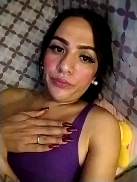 Yourbabyshane Adlı Modelin Canlı XXX Sohbeti