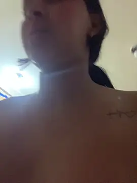 צ'אט XXX בשידור חי של Milanyvero_