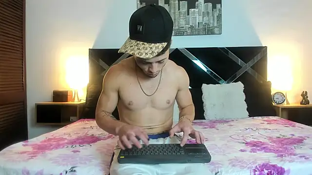 צ'אט XXX בשידור חי של Zeus_damian21