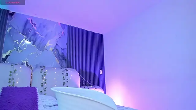 IzzyHiltton_'s Live XXX Chat