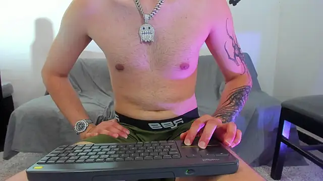Vlad__night live XXX chat