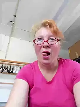 SquirrelFine's Live XXX Chat