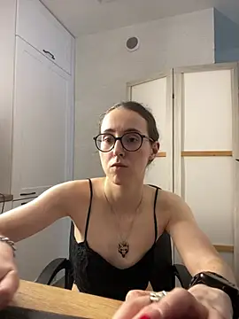 MartiniiSelenna's Live XXX Chat