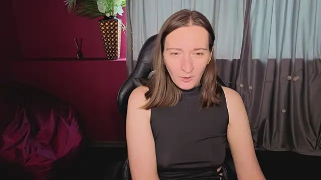 Chatroom XXX en direct de SelestiaSnata