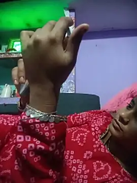 Chat +18 de SANDHYAHOTKUMARI ao vivo