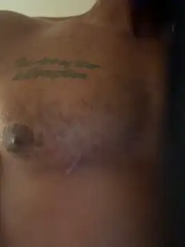HungStr8Lightskin: διαδικτυακό σόου στην κάμερα