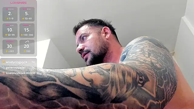 musclemonster31 网络视讯表演