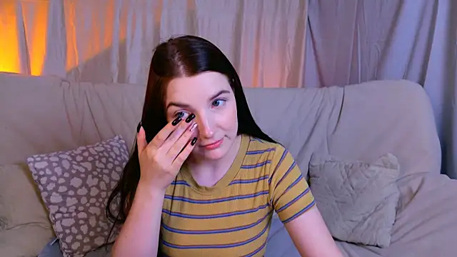 AliceChanel's Live XXX Chat