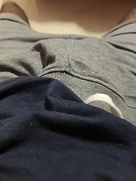 ButtonedTwinkle's Webcam Show