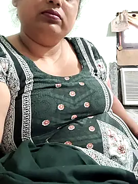 Chat +18 de Hot_indian_Milf ao vivo