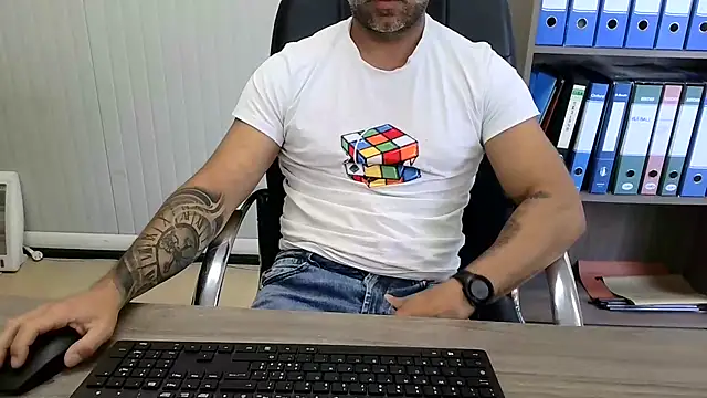 Evasionee élő XXX-chatje