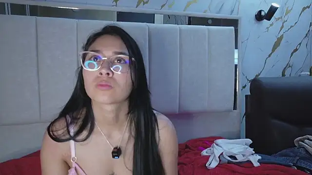 adaira31's Live XXX Chat