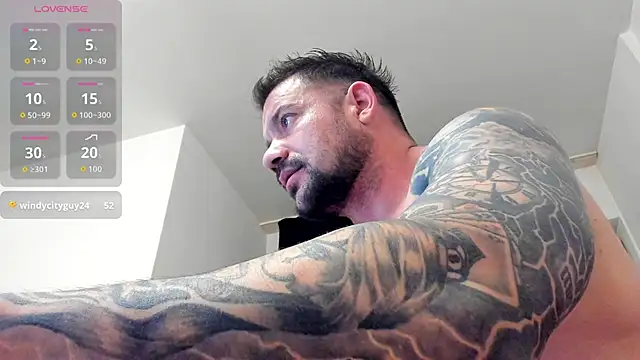 musclemonster31 网络视讯表演