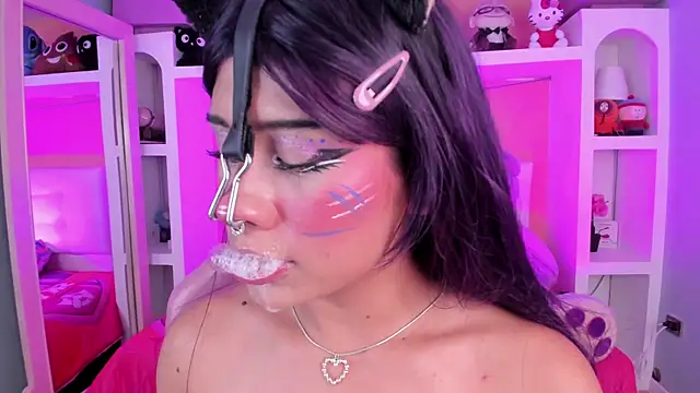 צ'אט XXX בשידור חי של miss___megan