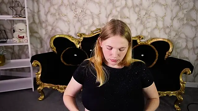 NikkyReyyy: вебкам-шоу
