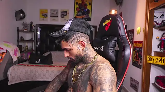 logan_hugh8 Chat XXX in diretta