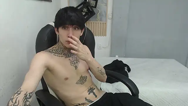 Chat +18 de Cry_thereal ao vivo