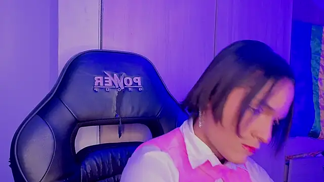 tiffanyy_777 Adlı Modelin Canlı XXX Sohbeti