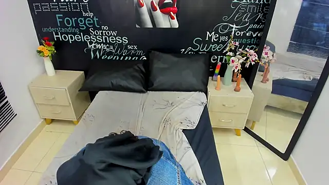 HornyRouse_ Adlı Modelin Canlı XXX Sohbeti
