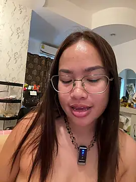 Ponthip's Live XXX Chat