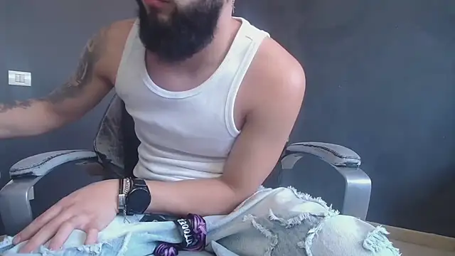 OscarWillss: διαδικτυακό σόου στην κάμερα