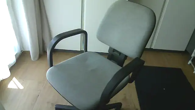 nudekerschi_m Pertunjukan Webcam
