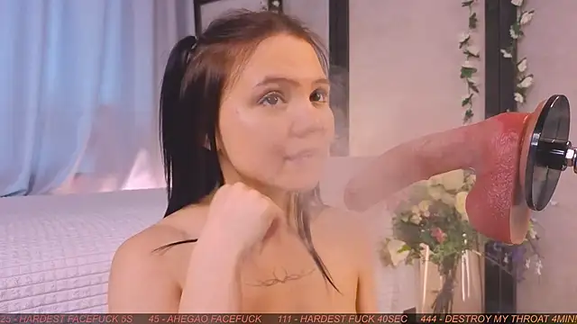 Czat XXX na żywo – Tiny_Emmy