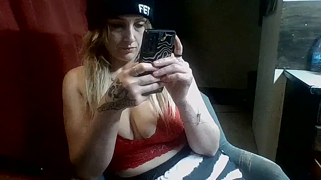 Chatroom XXX en direct de cutiekayls