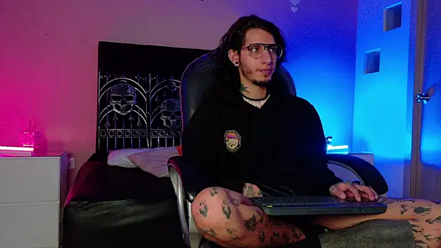 Vergil_Noir_'s Live XXX Chat