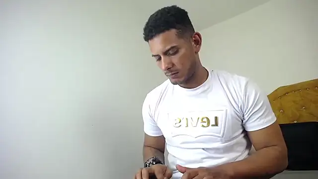 Chris_Dick23 Adlı Modelin Web Kamerası Şovu