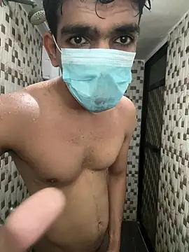 BadBoyTom78 即時 XXX 聊天