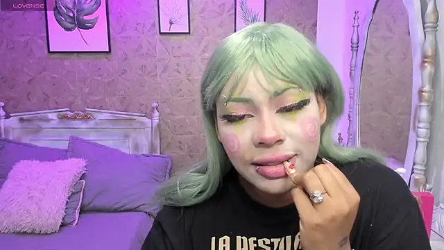 Sofia_clk élő XXX-chatje