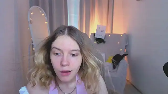 Chat +18 de MilanaRayy ao vivo