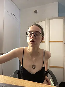 MartiniiSelenna's Live XXX Chat