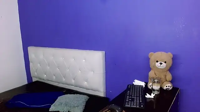 Angel_foxc13's Live XXX Chat