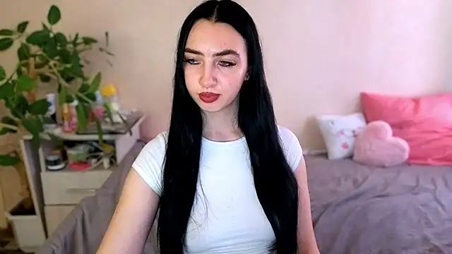 WildKittenX_ Adlı Modelin Canlı XXX Sohbeti