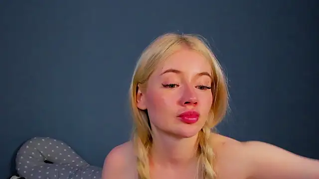 Lillie_Berry Adlı Modelin Canlı XXX Sohbeti
